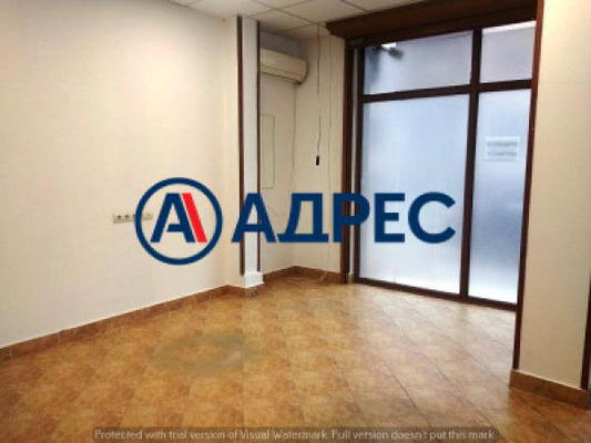 Партерен офис за търговска дейност в широк център